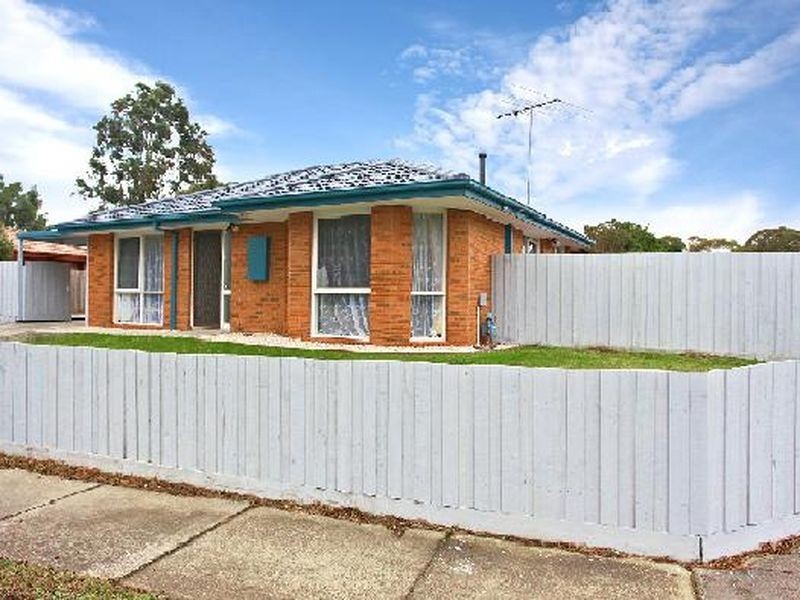 1/81 Endeavour Drive, Cranbourne North VIC 3977