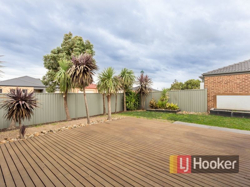 61 Tyndall Street, Cranbourne East VIC 3977