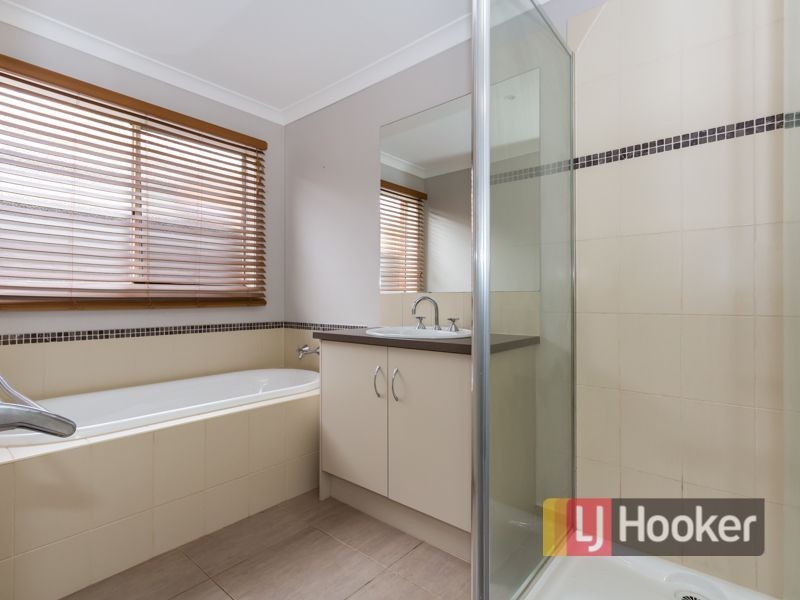 61 Tyndall Street, Cranbourne East VIC 3977