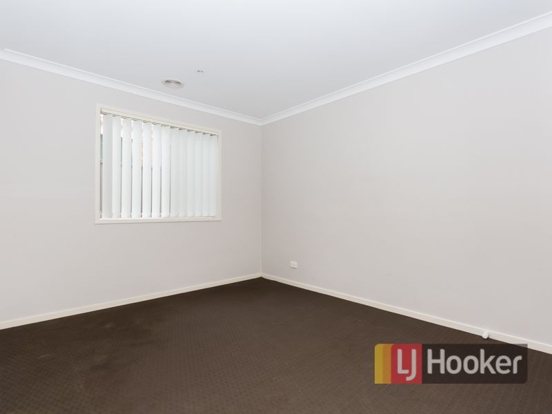61 Tyndall Street, Cranbourne East VIC 3977