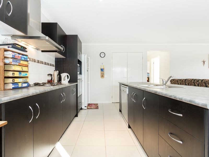 17 Greenaway Terrace, Cranbourne East VIC 3977