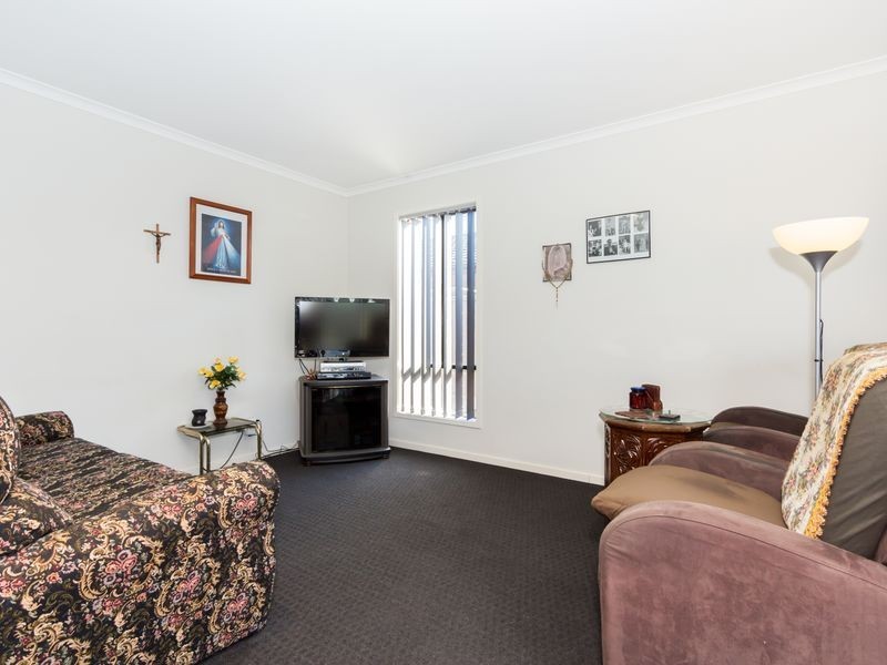 17 Greenaway Terrace, Cranbourne East VIC 3977