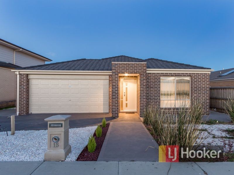 15 Olivebank Crescent, Cranbourne North VIC 3977