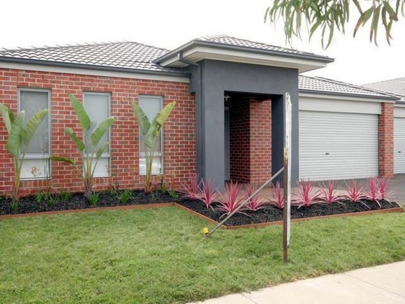 25 McCallum Drive, Cranbourne East VIC 3977