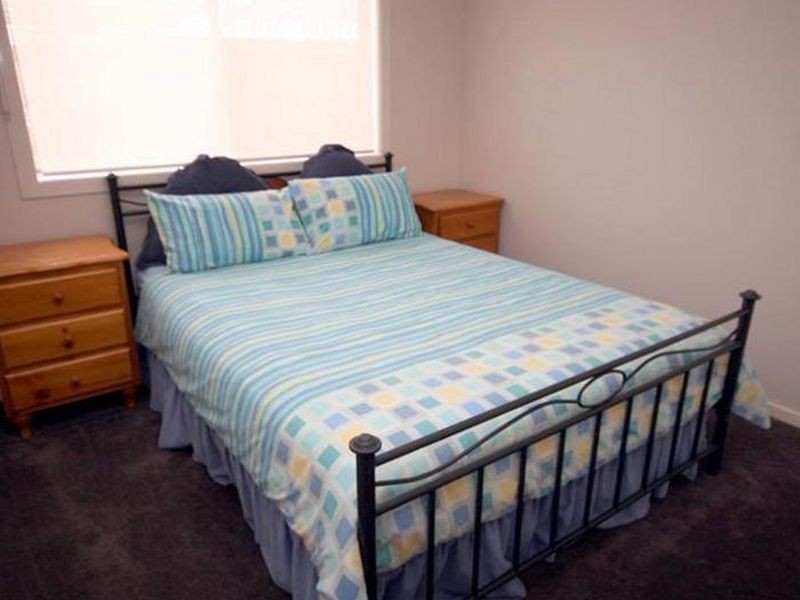 25 McCallum Drive, Cranbourne East VIC 3977