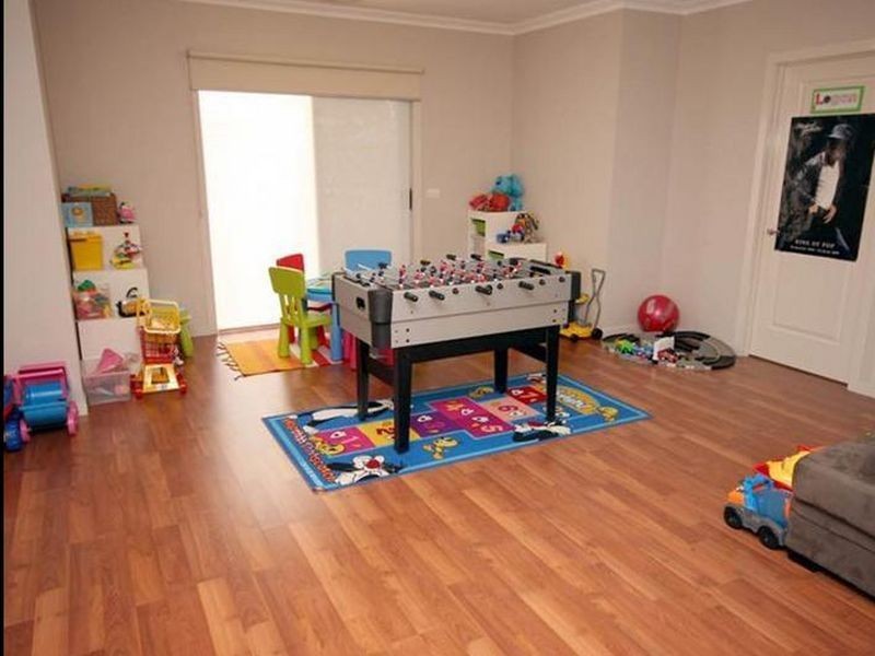 25 McCallum Drive, Cranbourne East VIC 3977