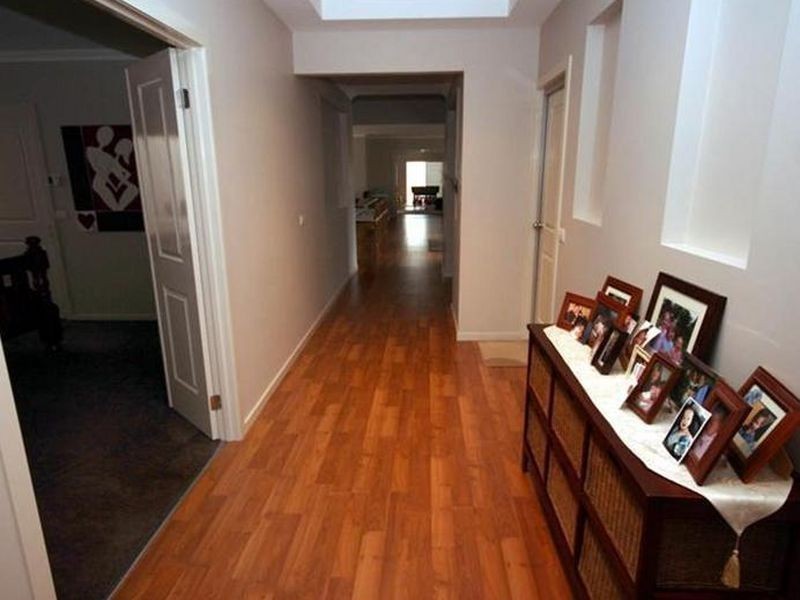 25 McCallum Drive, Cranbourne East VIC 3977