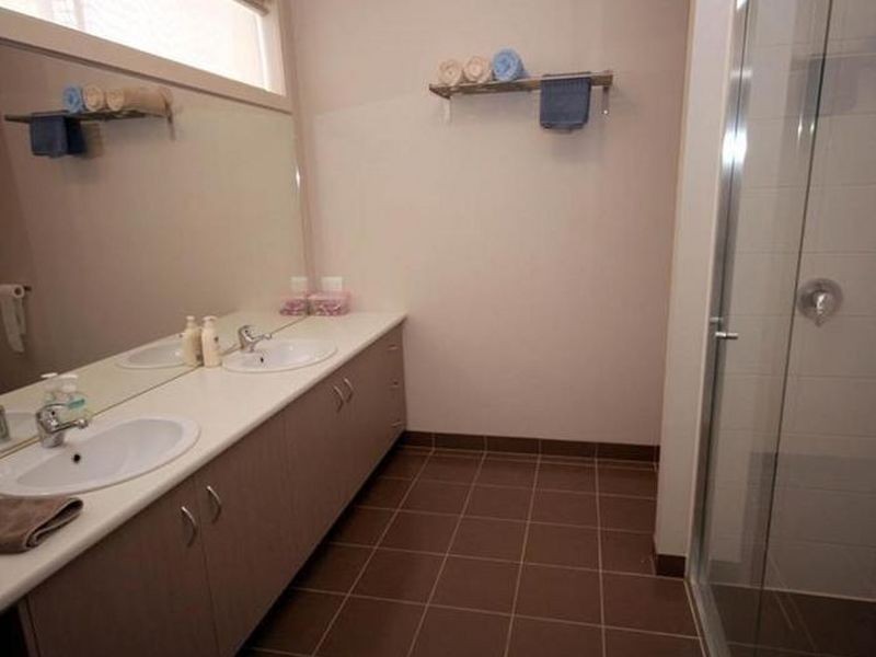 25 McCallum Drive, Cranbourne East VIC 3977