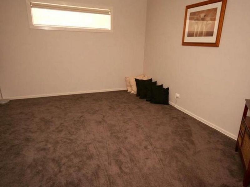 25 McCallum Drive, Cranbourne East VIC 3977