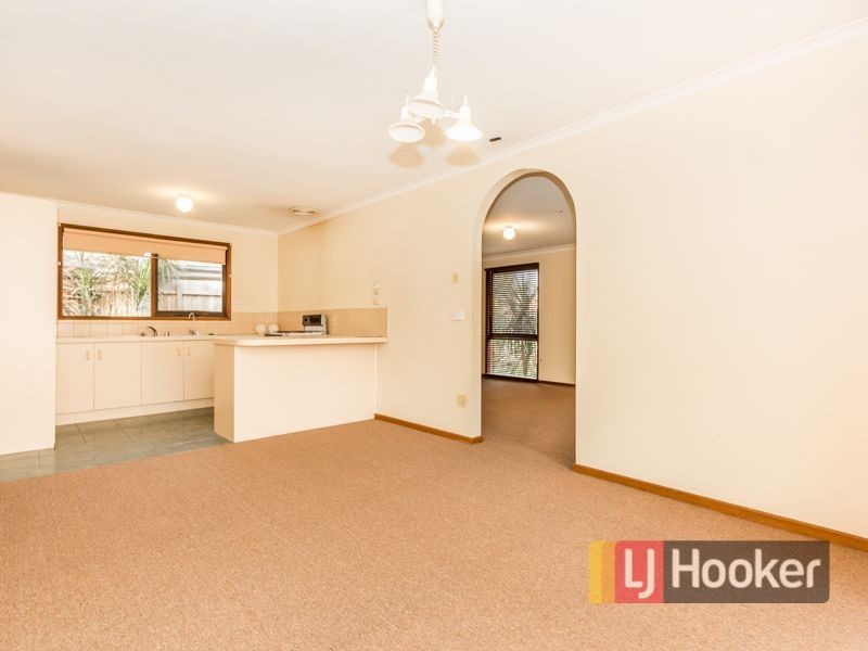 7 Elandra Way, Cranbourne West VIC 3977