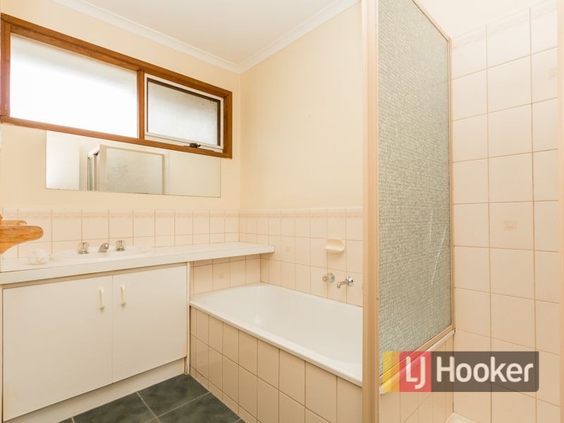 7 Elandra Way, Cranbourne West VIC 3977