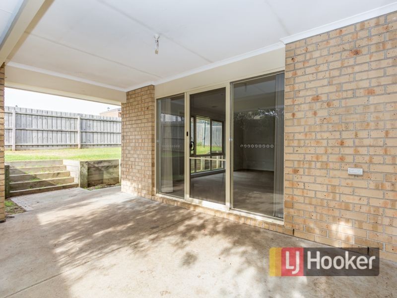 9 Golden Way, Skye VIC 3977