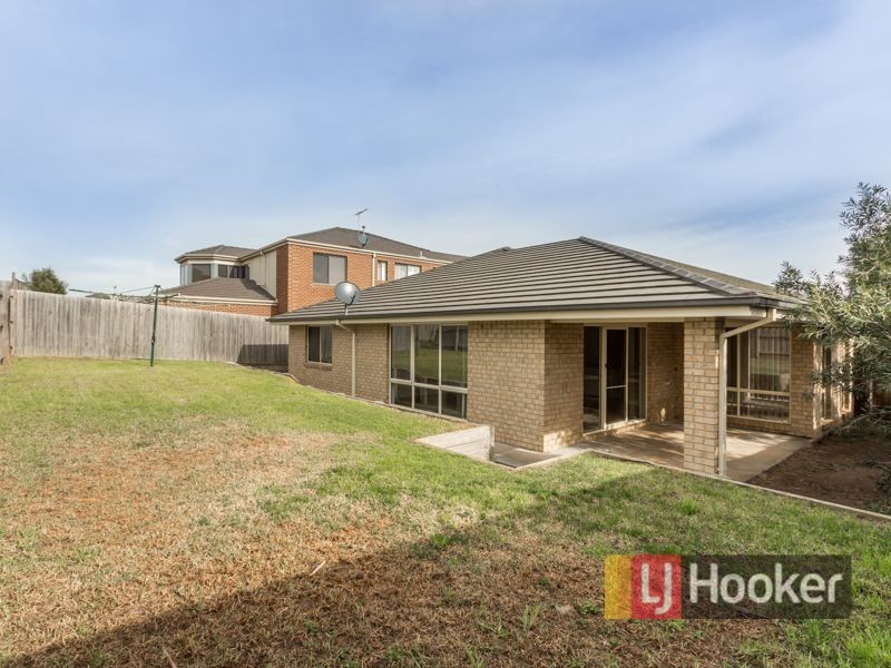 9 Golden Way, Skye VIC 3977