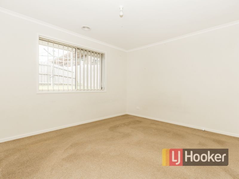 9 Golden Way, Skye VIC 3977