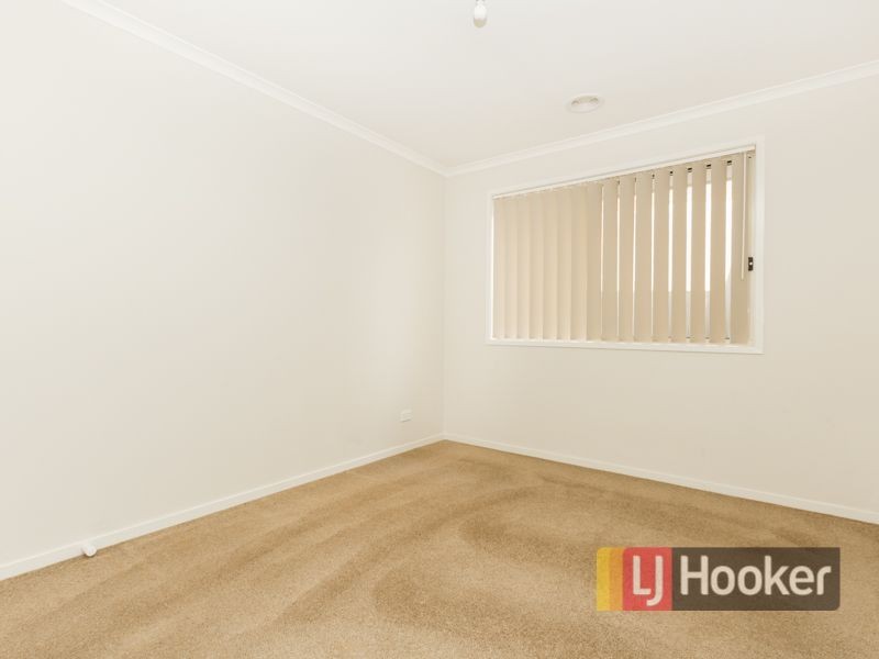 9 Golden Way, Skye VIC 3977