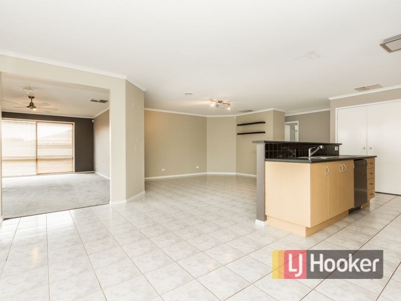 10 Foxwood Drive, Cranbourne East VIC 3977