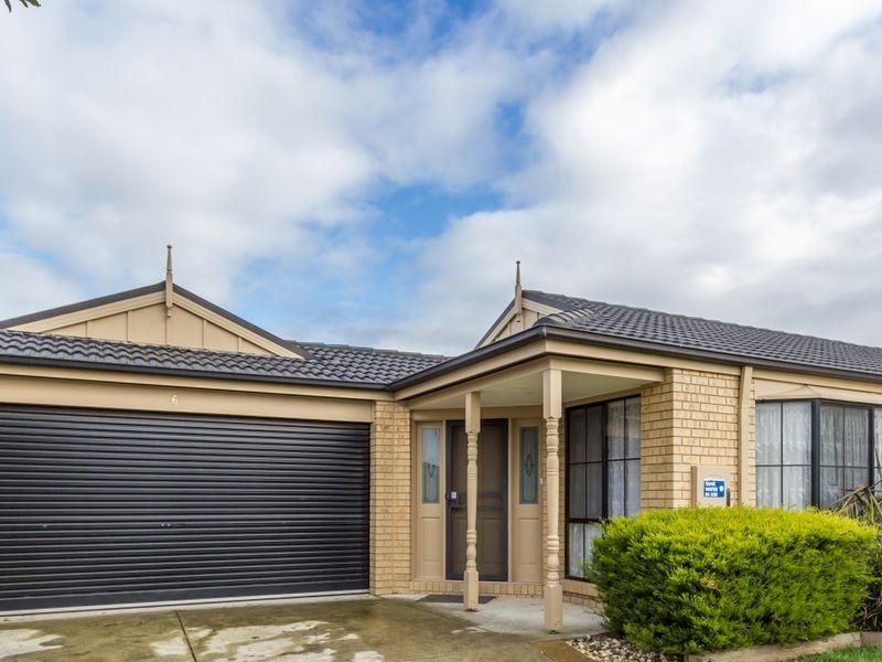 6 Cranberry Place, Cranbourne VIC 3977