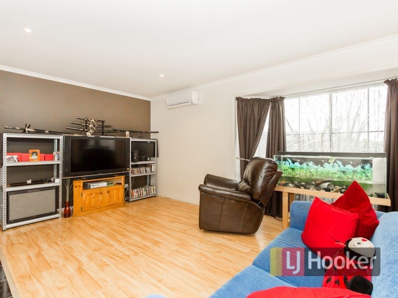 6 Cranberry Place, Cranbourne VIC 3977