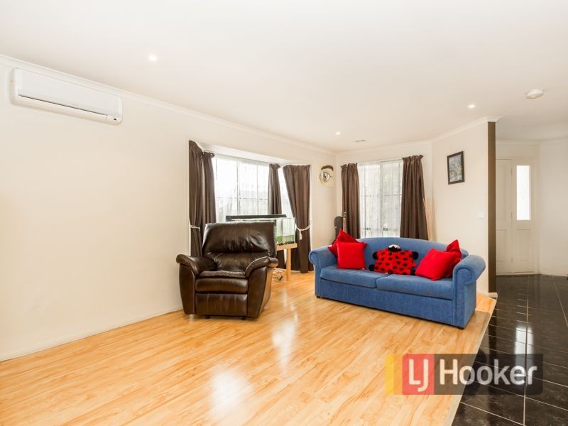 6 Cranberry Place, Cranbourne VIC 3977