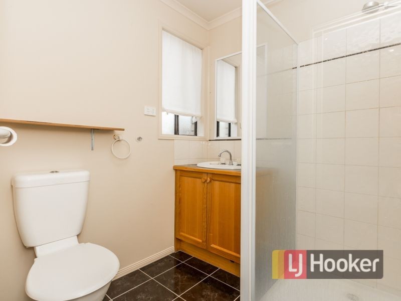 6 Cranberry Place, Cranbourne VIC 3977
