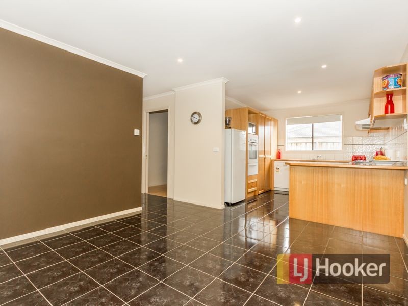 6 Cranberry Place, Cranbourne VIC 3977