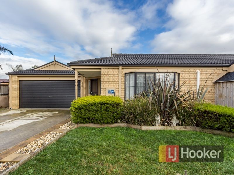 6 Cranberry Place, Cranbourne VIC 3977
