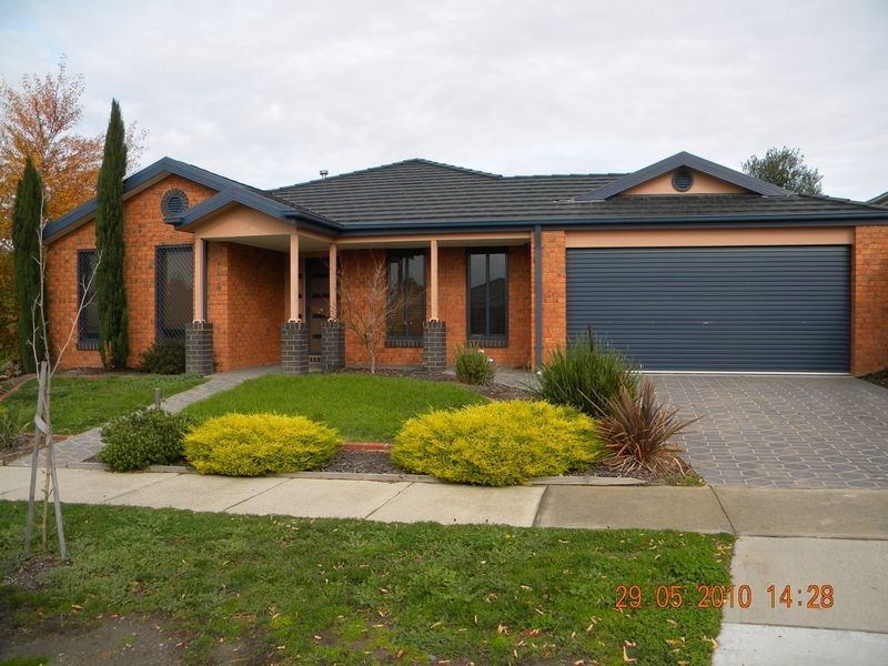 43 Golden Grove, Narre Warren VIC 3805