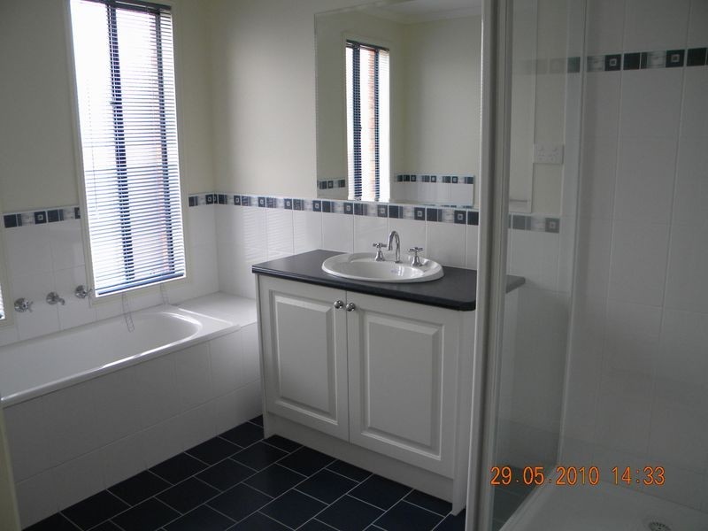 43 Golden Grove, Narre Warren VIC 3805