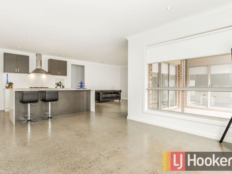 11 Hermes Avenue, Cranbourne West VIC 3977