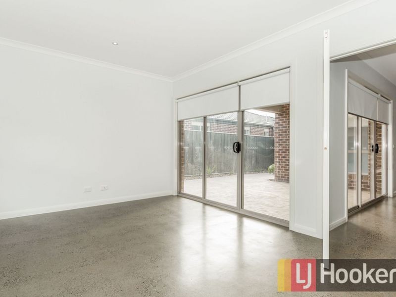 11 Hermes Avenue, Cranbourne West VIC 3977