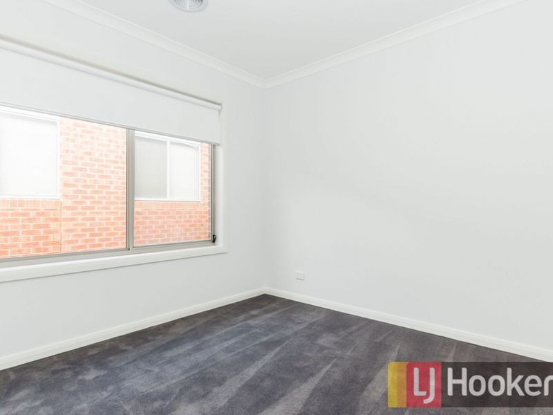 11 Hermes Avenue, Cranbourne West VIC 3977