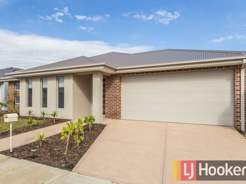 11 Hermes Avenue, Cranbourne West VIC 3977