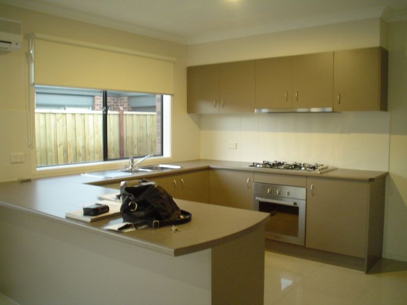 6 Boland Drive, Lyndhurst VIC 3975