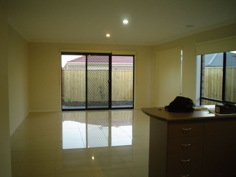 6 Boland Drive, Lyndhurst VIC 3975