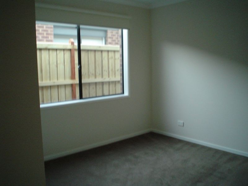 6 Boland Drive, Lyndhurst VIC 3975