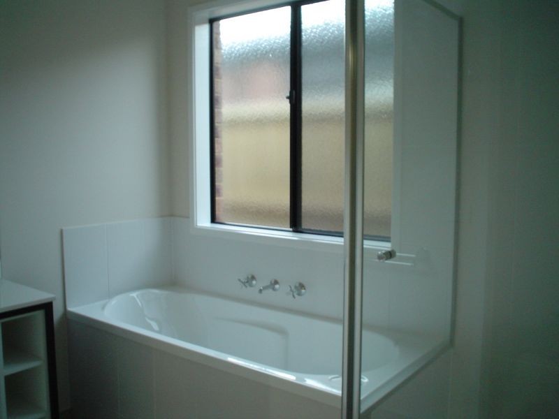 6 Boland Drive, Lyndhurst VIC 3975