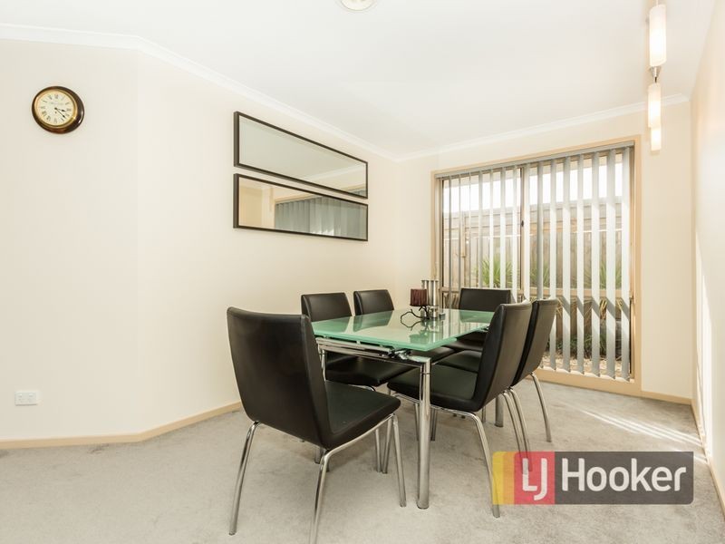 61 Hamilton Drive, Cranbourne North VIC 3977
