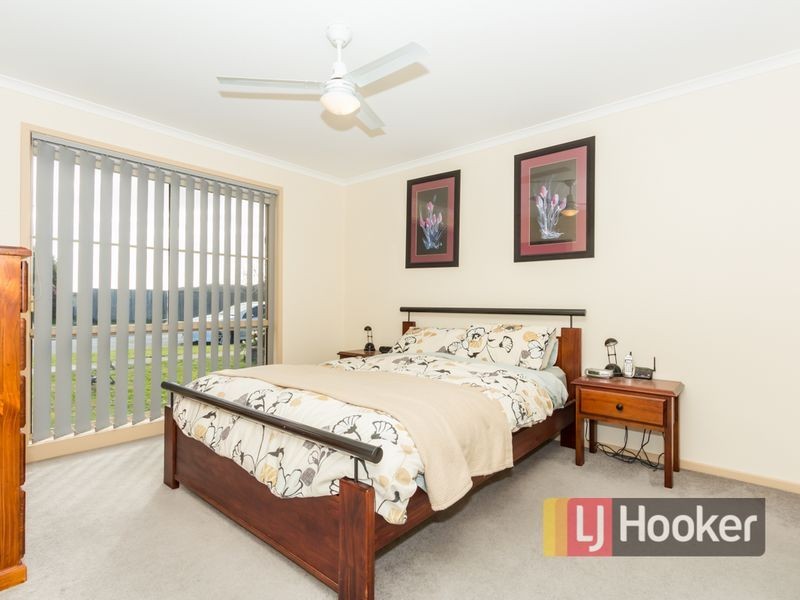 61 Hamilton Drive, Cranbourne North VIC 3977