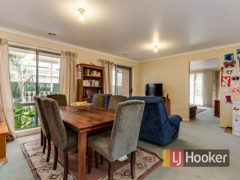 12 Pirita Place, Cranbourne West VIC 3977