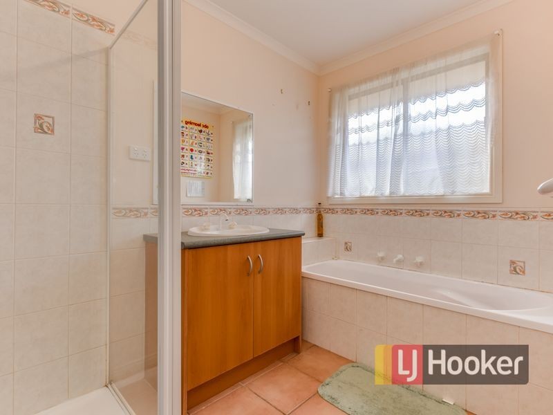 12 Pirita Place, Cranbourne West VIC 3977