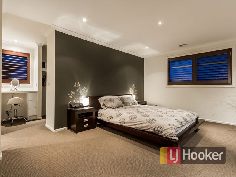 15 Sierra Boulevard, Cranbourne North VIC 3977