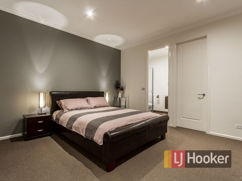 15 Sierra Boulevard, Cranbourne North VIC 3977