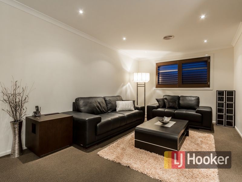 15 Sierra Boulevard, Cranbourne North VIC 3977