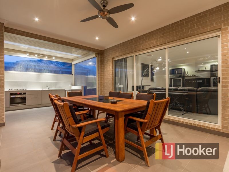15 Sierra Boulevard, Cranbourne North VIC 3977