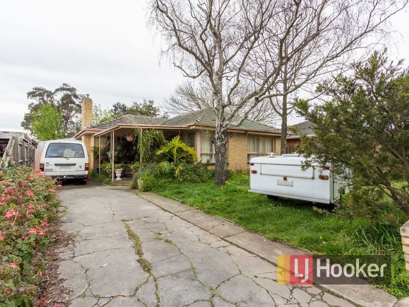 49 Cranbourne Drive, Cranbourne VIC 3977