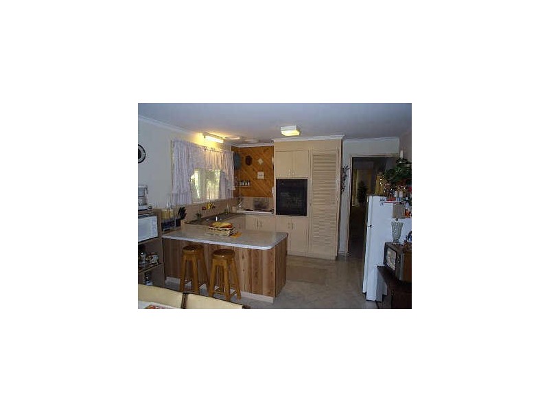 1 Canterbury Street, Cranbourne East VIC 3977