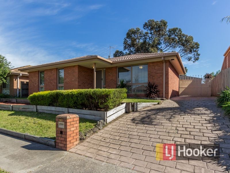 26 Maltravers Crescent, Cranbourne North VIC 3977