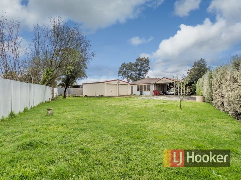 56 Clairmont Avenue, Cranbourne VIC 3977