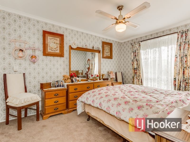 56 Clairmont Avenue, Cranbourne VIC 3977