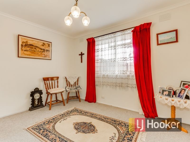 56 Clairmont Avenue, Cranbourne VIC 3977